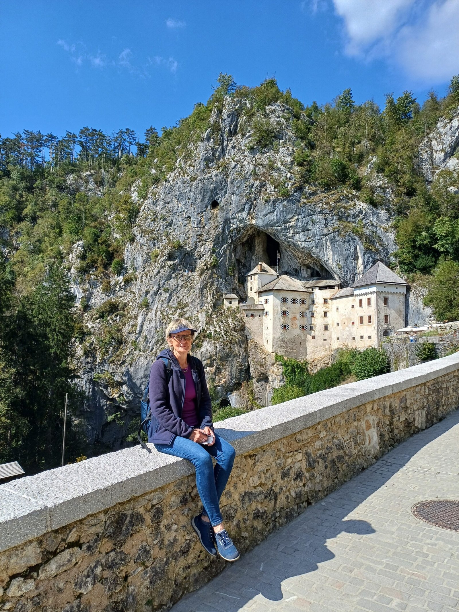 1DC2D1CE-141F-4ED9-AE73-8698AAA6B67E